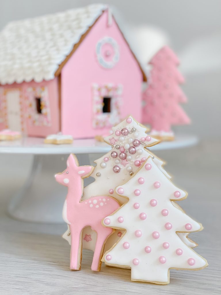 CF Rosa Lebkuchenhaus Ikea Hack Gingerbread House Pink Rosa