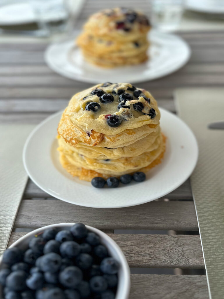 CF-CosyFoxes-fluffige-Pancakes-mit-Blaubeeren-ohne-Backpulver