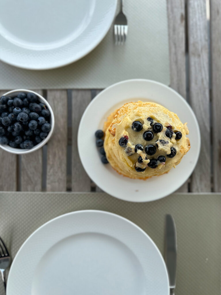 CF-CosyFoxes-fluffige-Pancakes-mit-Blaubeeren-ohne-Backpulver